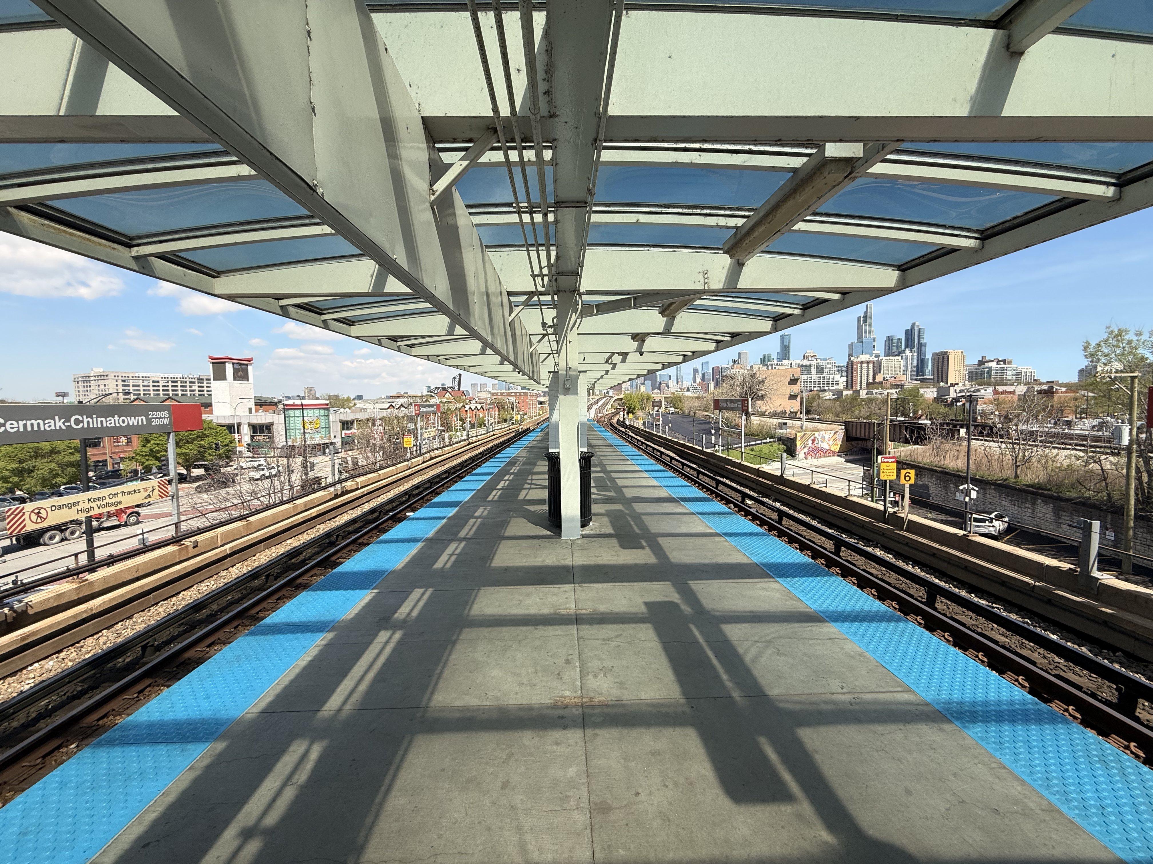 Cermak-Chinatown CTA L train platform